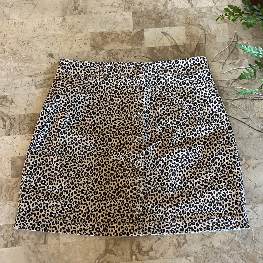 Leopard mini skirt